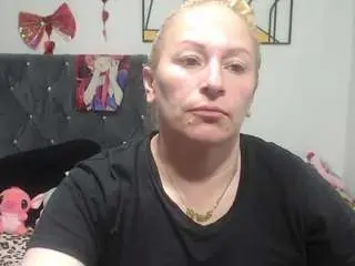 Emperatrizmessy  live sex cam