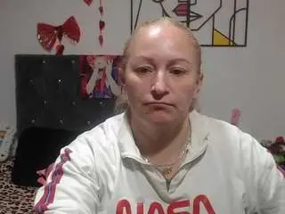 Emperatrizmessy  live sex cam