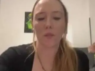 Krystal799  live sex cam
