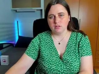 Naomi2life  live sex cam
