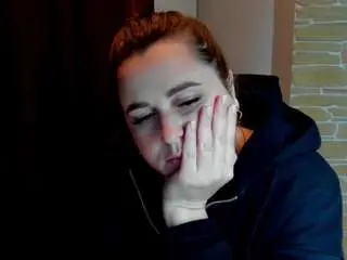 Naomi2life  live sex cam