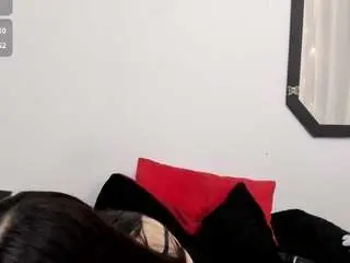 Amyaloqua  live sex cam