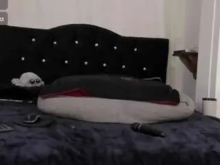 Amyaloqua  live sex cam