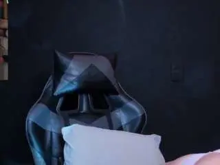 Izyzys-baker  live sex cam