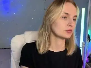 Vikkimoon  live sex cam
