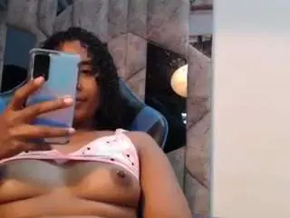 Yohatinelly  live sex cam