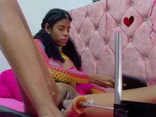 Thianaahorny  live sex cam