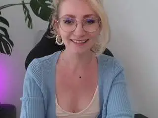 Cinderellamoon  live sex cam