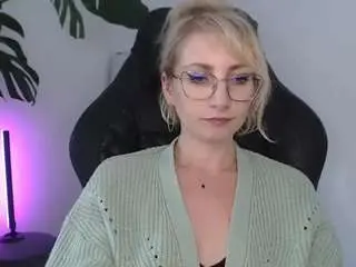 Cinderellamoon  live sex cam