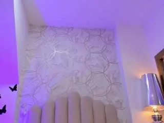 Foxy200  live sex cam