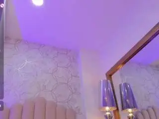 Foxy200  live sex cam