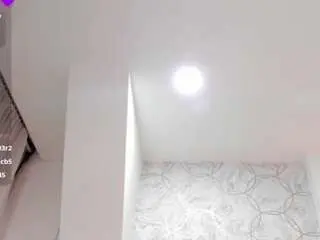 Foxy200  live sex cam