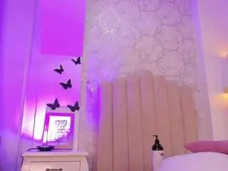 Foxy200  live sex cam
