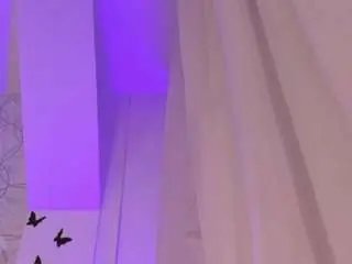 Foxy200  live sex cam