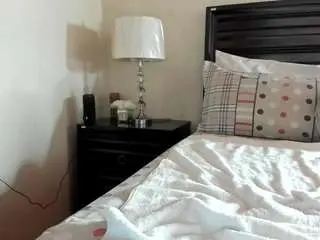 Iluvsaffire-bleu  live sex cam