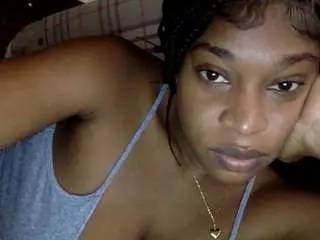 Iluvsaffire-bleu  live sex cam