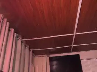 Iluvsaffire-bleu  live sex cam