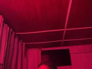 Iluvsaffire-bleu  live sex cam