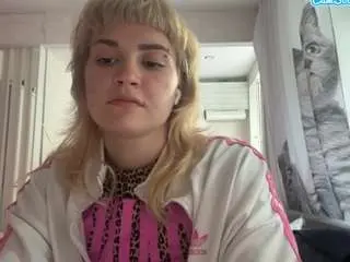 Liviafouty  live sex cam