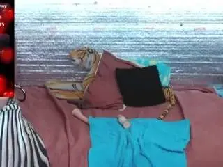 Emily-nessa  live sex cam