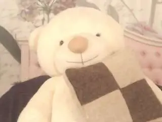 Britneybarker  live sex cam