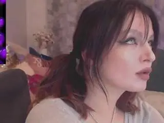 Britneybarker  live sex cam