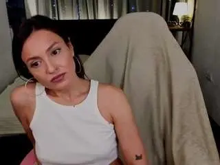 Nailawhisper  live sex cam