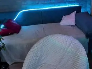 Nailawhisper  live sex cam
