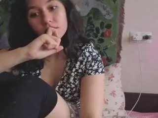 Bernieceschardt  live sex cam