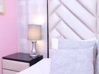 Cristalshay  live sex cam