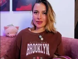 Daily-1  live sex cam