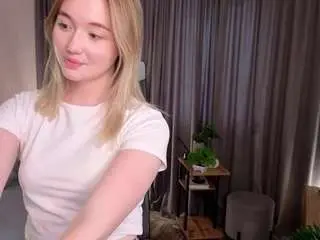 Hienurlanza  live sex cam