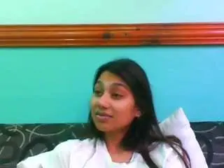 Prettysmileaaliyah  live sex cam