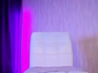 Sonyakreez  live sex cam