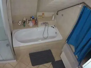 Voyeurcam-julmodels-bath-2nd-1  live sex cam