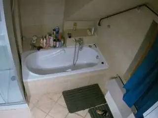 Voyeurcam-julmodels-bath-2nd-1  live sex cam