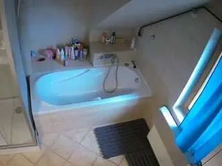 Voyeurcam-julmodels-bath-2nd-1  live sex cam