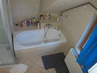 Voyeurcam-julmodels-bath-2nd-1  live sex cam