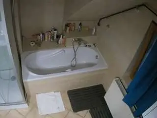 Voyeurcam-julmodels-bath-2nd-1  live sex cam