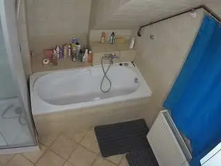 Voyeurcam-julmodels-bath-2nd-1  live sex cam