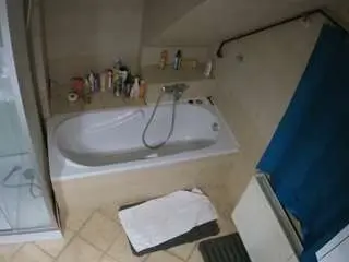 Voyeurcam-julmodels-bath-2nd-1  live sex cam