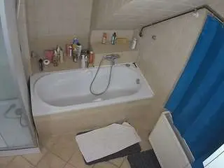 Voyeurcam-julmodels-bath-2nd-1  live sex cam