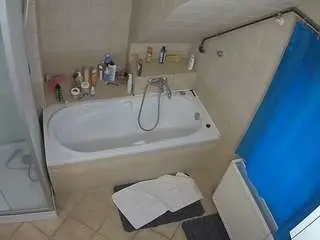 Voyeurcam-julmodels-bath-2nd-1  live sex cam