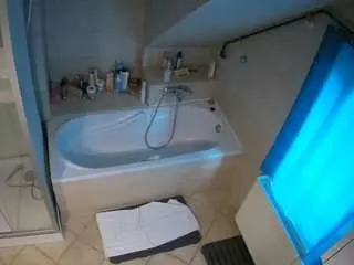 Voyeurcam-julmodels-bath-2nd-1  live sex cam