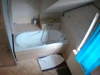 Voyeurcam-julmodels-bath-2nd-1  live sex cam