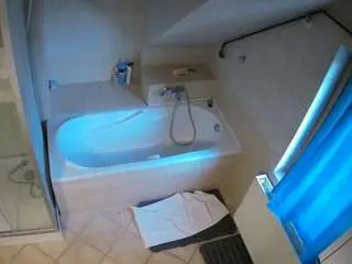 Voyeurcam-julmodels-bath-2nd-1  live sex cam