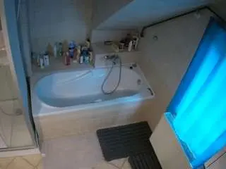 Voyeurcam-julmodels-bath-2nd-1  live sex cam