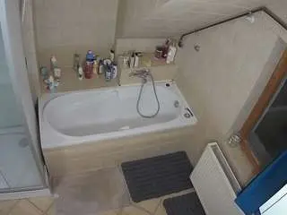 Voyeurcam-julmodels-bath-2nd-1  live sex cam