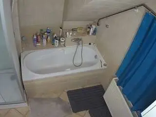 Voyeurcam-julmodels-bath-2nd-1  live sex cam