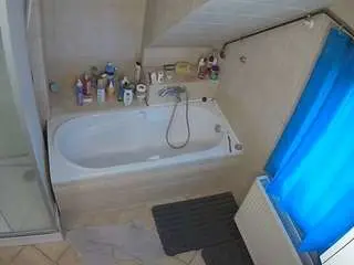 Voyeurcam-julmodels-bath-2nd-1  live sex cam